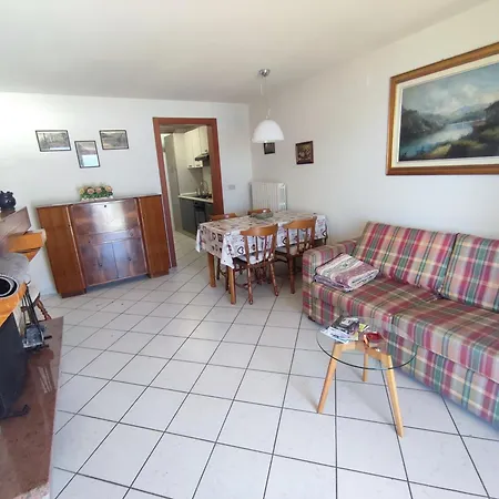 Helios Apartment *